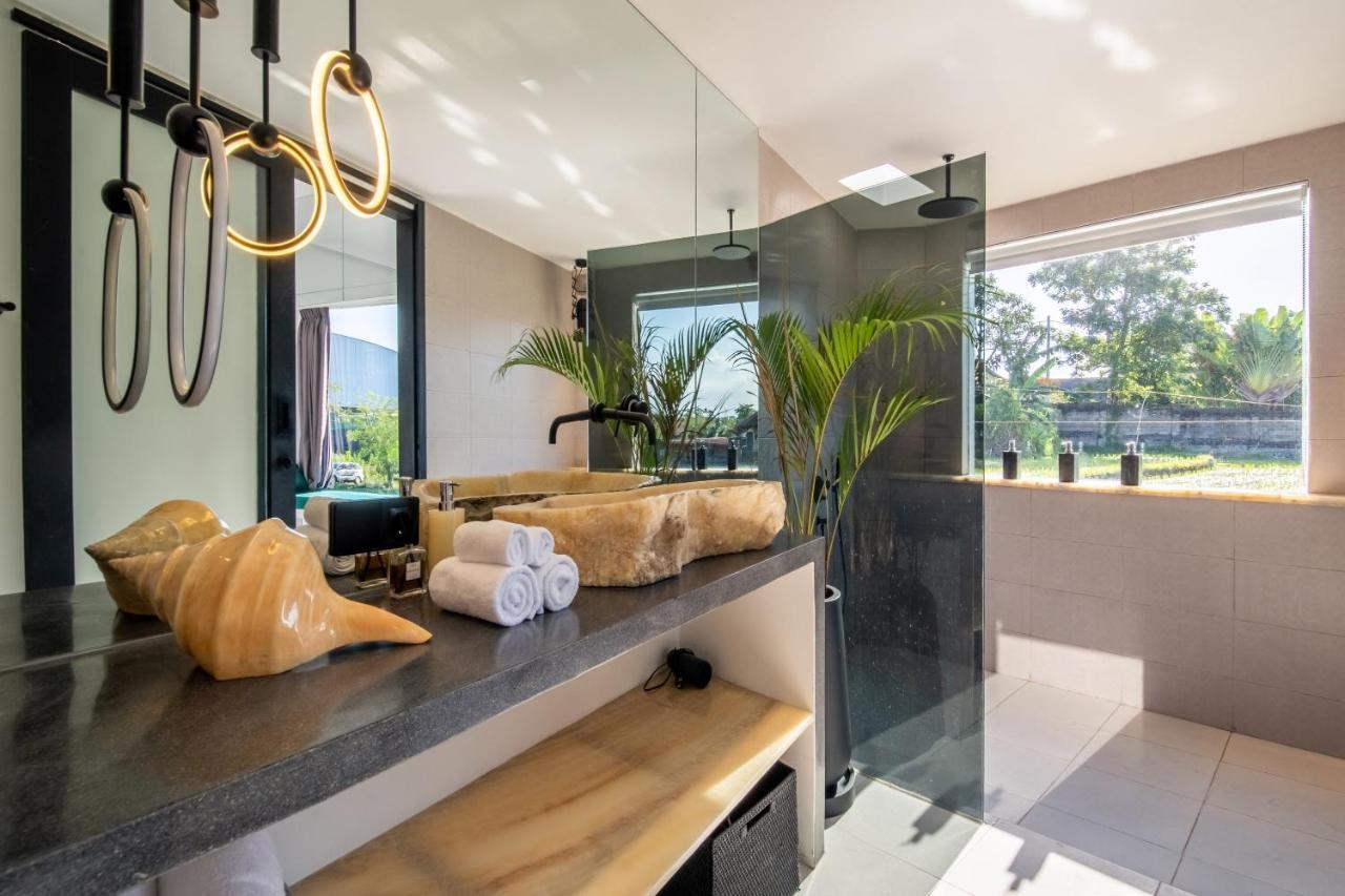 Rice Field View With Sauna Projector And Jacuzzi Unique Design Canggu  Luaran gambar